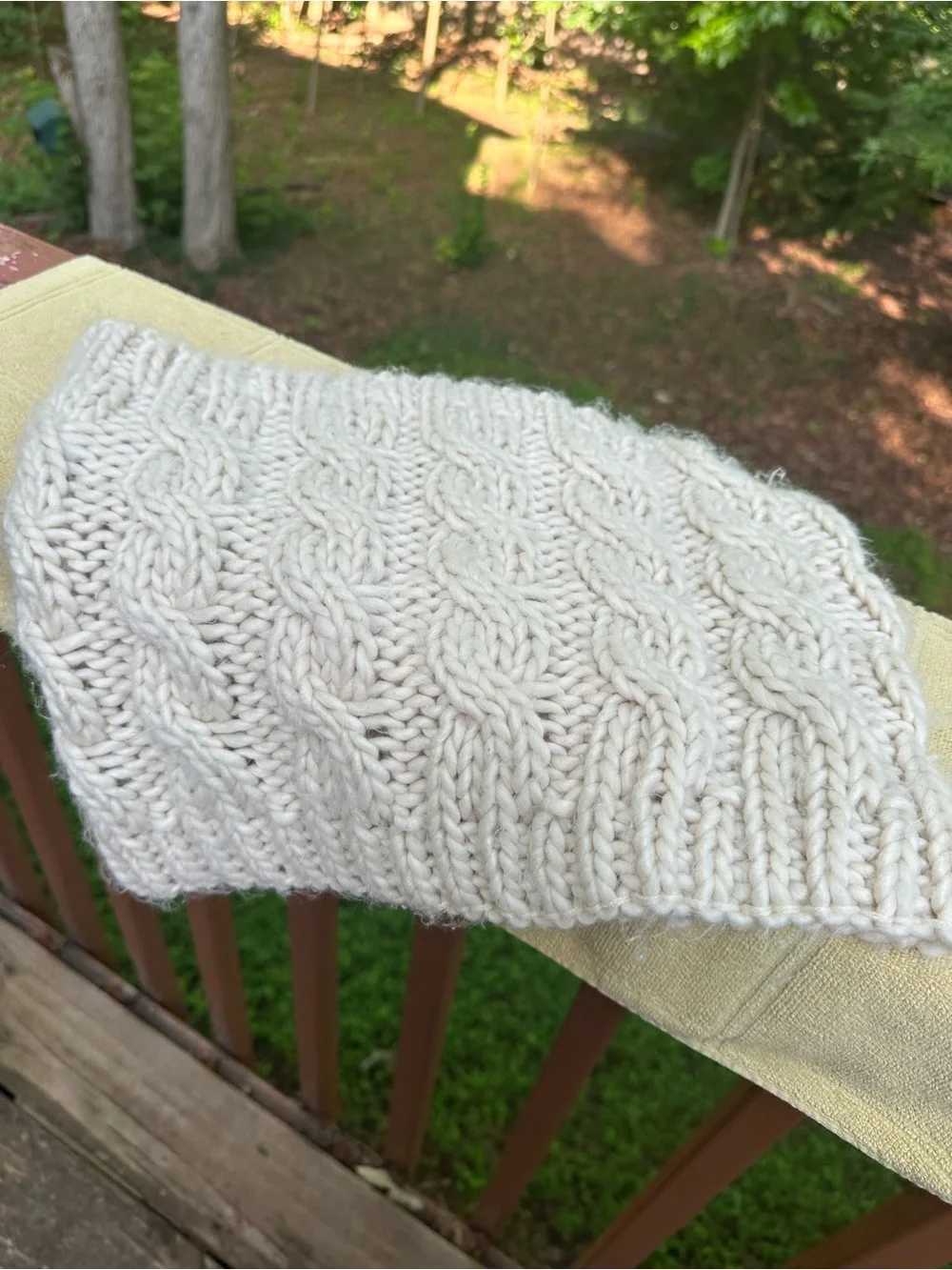 Ellen Tracy white chunky knit scarf